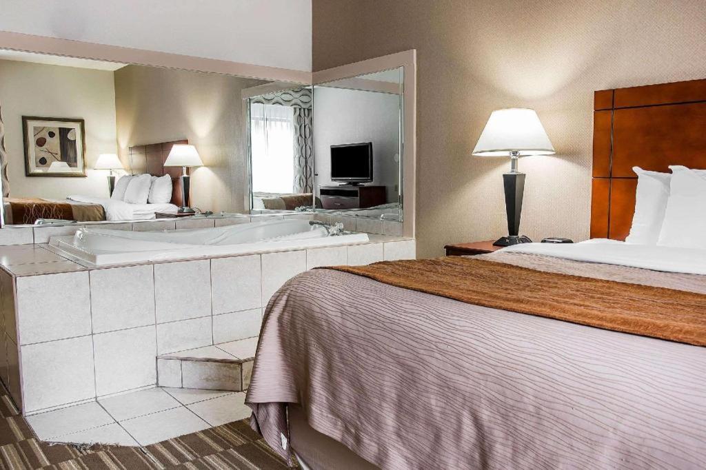 Comfort Inn & Suites University South Ann Arbor Ngoại thất bức ảnh
